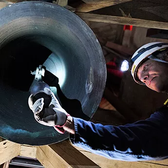 Diensten: contract voor en onderzoek van de klokkentoren